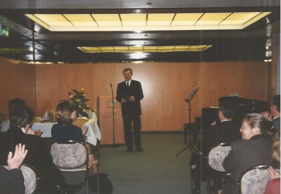 Stephan G. Issels, Seehotel Maria Laach. Kolloquium Brasil 2001. Ltg. A.A.Bispo. Copyright